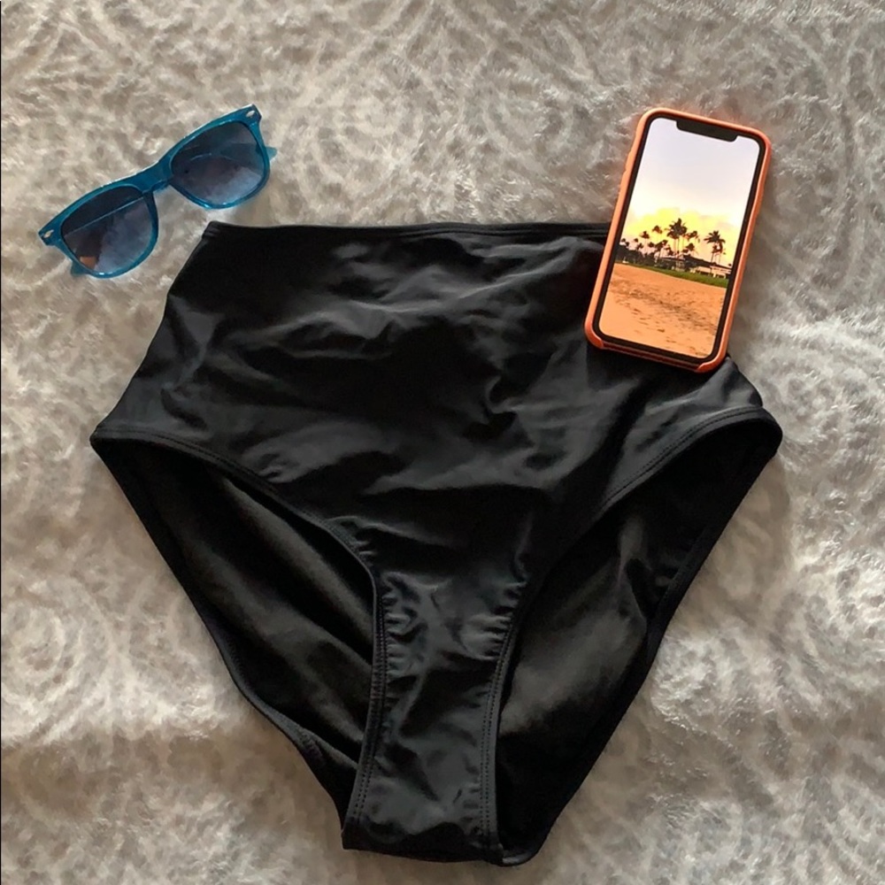 NWOT High wasted bow-tie bikini bottoms.